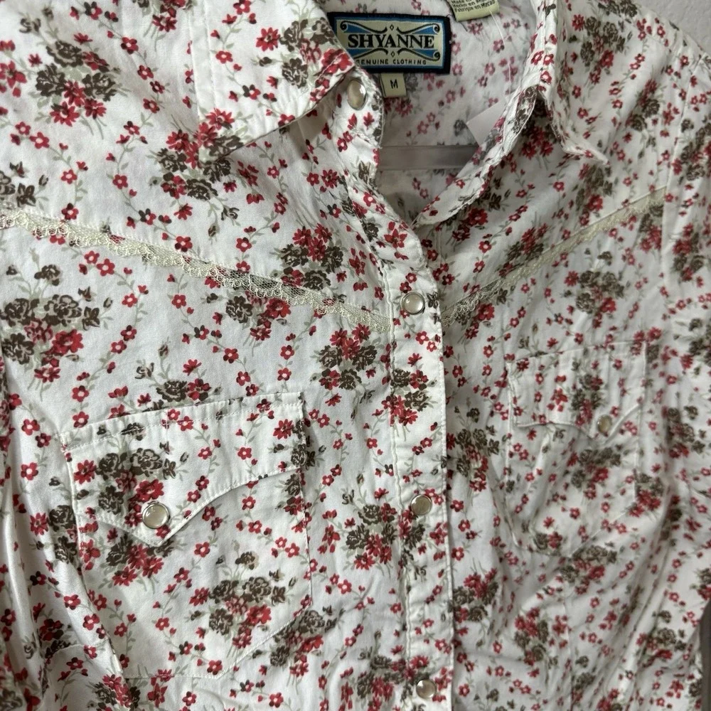 Shyanne Western Pearl Snap Top Womens‎ Size Medium Prairie Floral Rodeo Cowgirl